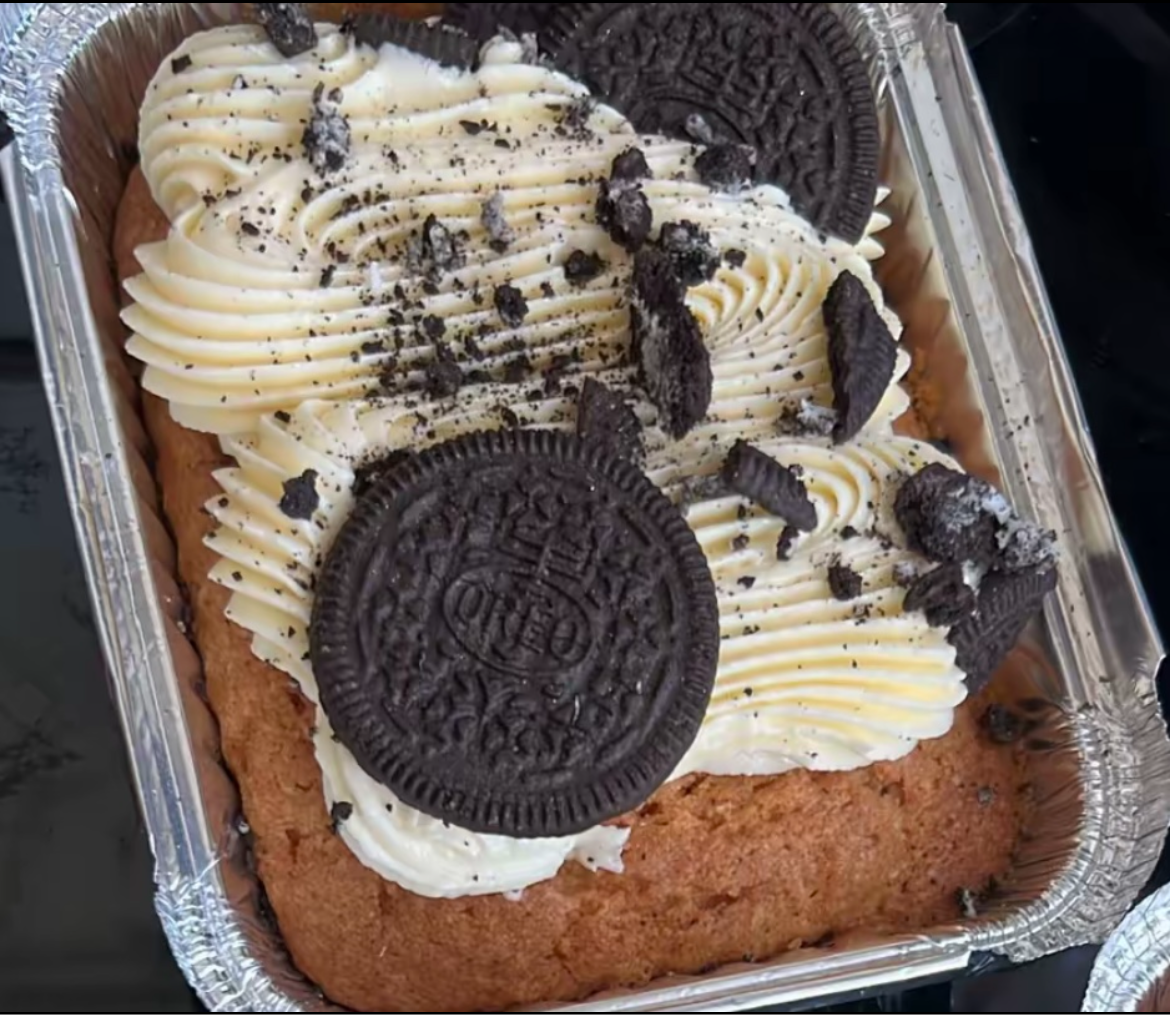 Delicious Mini Oreo Cake Trays